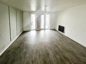 Lounge- click for photo gallery